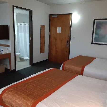 Howard Johnson By Wyndham San Juan Centro Cardiovascular Exterior photo