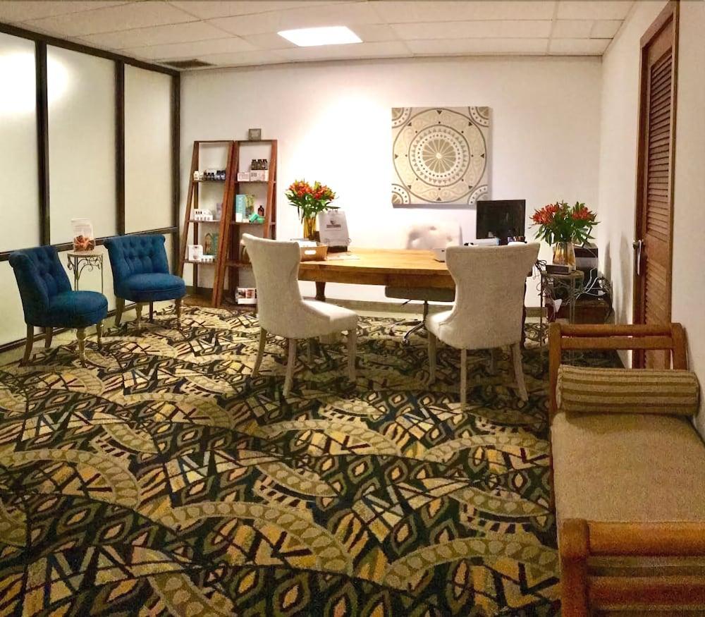 Howard Johnson By Wyndham San Juan Centro Cardiovascular Exterior photo